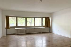 Zentrale Lage in Köln Kalk, Lichtdurchflutete 2 Zi. Whg. 75qm, Bad mit Dusche