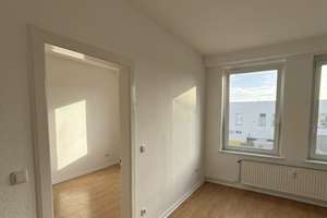 Attraktive 3-Zimmer-Wohnung mit Balkon in Braunschweig – Cellerstr. 94, 38114 Westliches Ringgebiet, Braunschweig – Vorschaubild 1