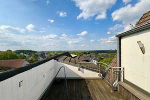 2-Zimmer-Dachgeschosswohnung mit Dachterrasse – Wohnen über den Dächern von Bochum-Stiepel – Kemnader Straße 311, 44797 Bochum – Vorschaubild 1