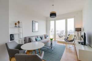 All-Inclusive Miete! Möblierte 2-Zimmerwohnung mit Balkon & Traumblick am Potsdamer Platz – Gabriele-Tergit-Promenade 21, 10963 Berlin – Vorschaubild 1