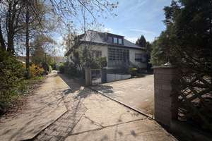 Familienfreundliches Einfamilienhaus mit großem Garten in ruhiger und grüner Lage