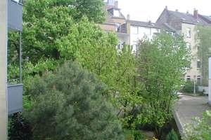 Für Altbauliebhaber mit hohen Decken, Echtholzfußboden, Balkon,  Badezimmer in weiß – Die vollständige Adresse der Immobilie erhältst du vom Anbieter., 40227 Oberbilk, Düsseldorf – Vorschaubild 5
