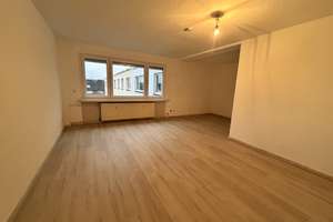 Familien- & Homeoffice-freundlich -Helle 3,5-Zimmer-Wohnung mit Balkon – ideal für Familie oder Home – Holtener Straße 370, 47167 Röttgersbach, Duisburg – Vorschaubild 1