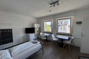 Geschmackvolles, vollständig renoviertes Zimmer in Neu-Isenburg