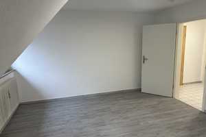 Ansprechende und modernisierte 2-Zimmer-Dachgeschosswohnung in Remscheid – Honsberger Str. 31, 42857 Remscheid – Vorschaubild 5