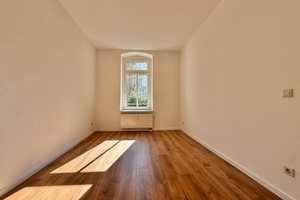 Chemnitz• Bernsdorf • 2 Zimmer • mit Balkon • Tageslichtbad • Stellplatz • schnell sein! – Chemnitz – Vorschaubild 8