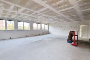 „Vielseitig nutzbare Gewerbeimmobilie in Delmenhorst – Büro, Praxis, Lager oder Umbau zum Haus“ – Die vollständige Adresse der Immobilie erhältst du vom Anbieter., 27749 Südliche Stadtmitte, Delmenhorst – Vorschaubild 7