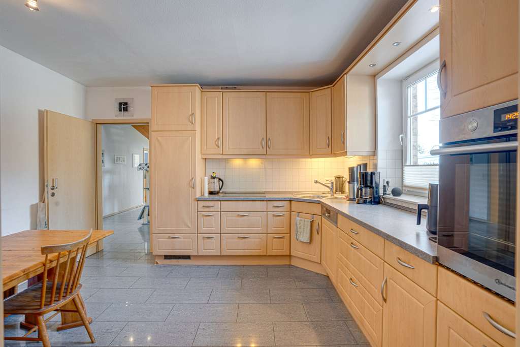 Immobilie in Neuberend - Moderner Bungalow mit großem Garten nahe Schleswig: BJ 2011, 139 m² Wfl., 4 Zi, Nord-Ost Terrasse - Bild 2