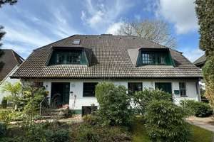 Geräumige 6-Zimmer Doppelhaushälfte in Hamburg-Volksdorf mit Garten – Farmsener Landstraße 131a, 22359 Volksdorf, Hamburg – Vorschaubild 2