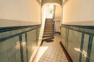 Historischer Charme trifft Loft-Flair: 3-Zimmer-Dachgeschoss mit hohen Decken, Balkon & Sichtbalken – 50937 Sülz, Köln – Vorschaubild 12