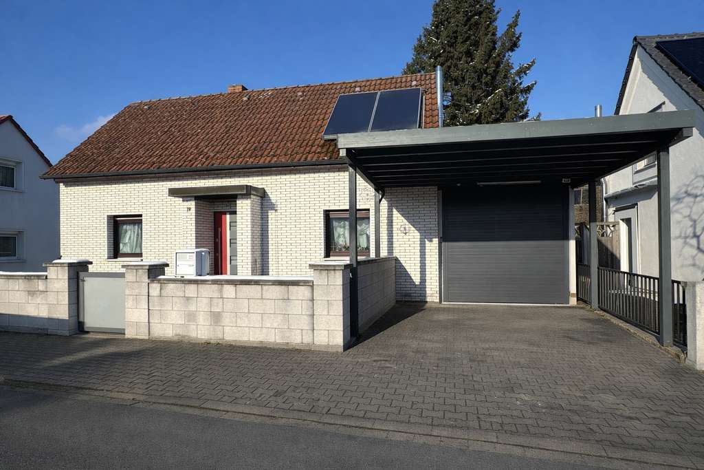 Immobilie in Mannheim - Gepflegtes Einfamilienhaus mit 6 Zimmern, großem Garten und Garage – Erbbaurecht bis 2056 - Bild 0