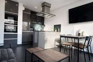 Raum-Wunder in A-Lage direkt am Barbarossaplatz