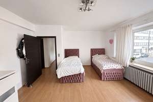 Viel Platz mitten in Düsseldorf – großzügige 2-Zimmer-Wohnung am Wehrhahn – 40211 Stadtmitte, Düsseldorf – Vorschaubild 3
