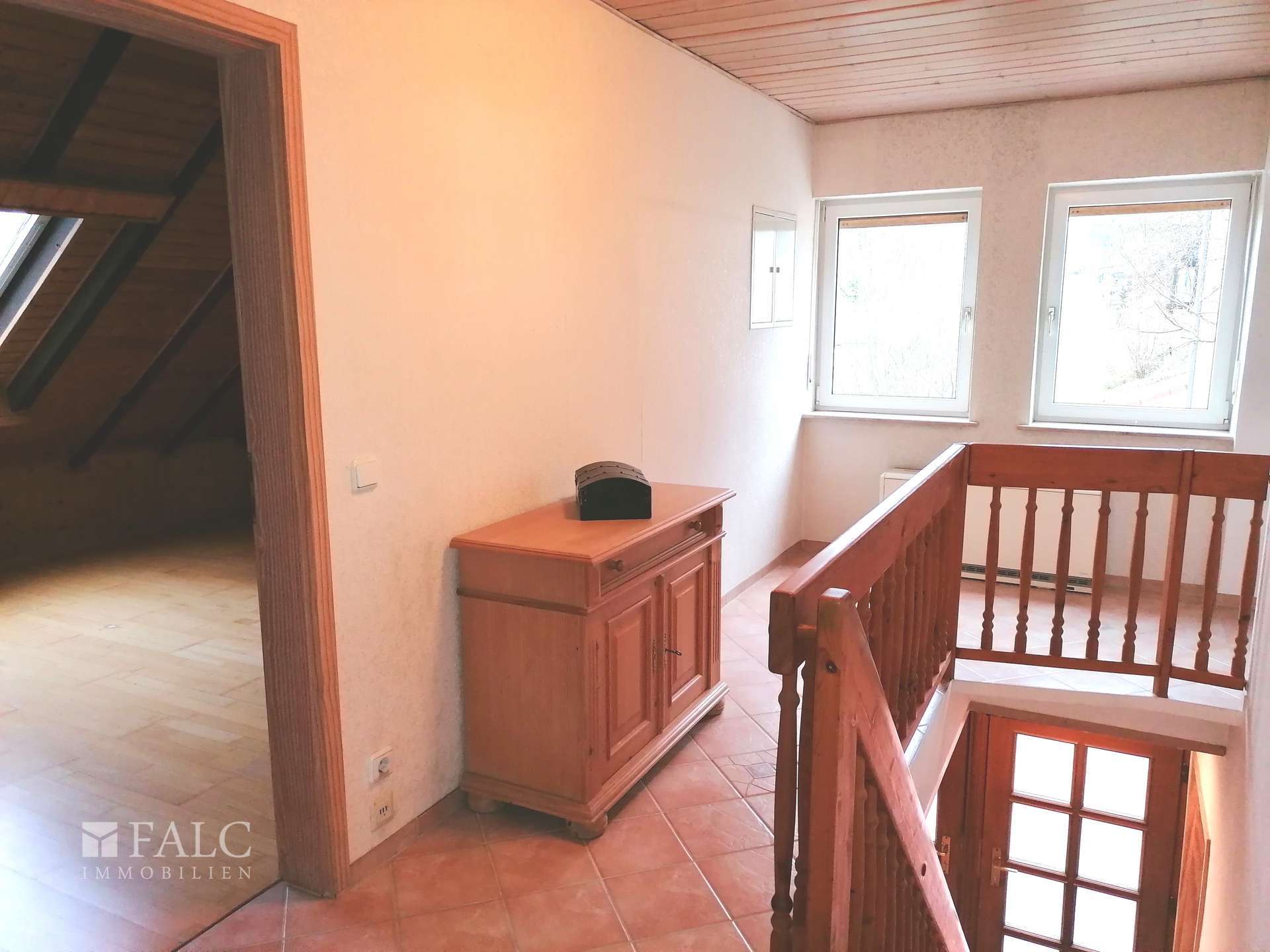 Immobilie in Eichenbühl - --Einfamilienhaus mit Einliegerwohnung mit super Fernsicht-- - Bild 10