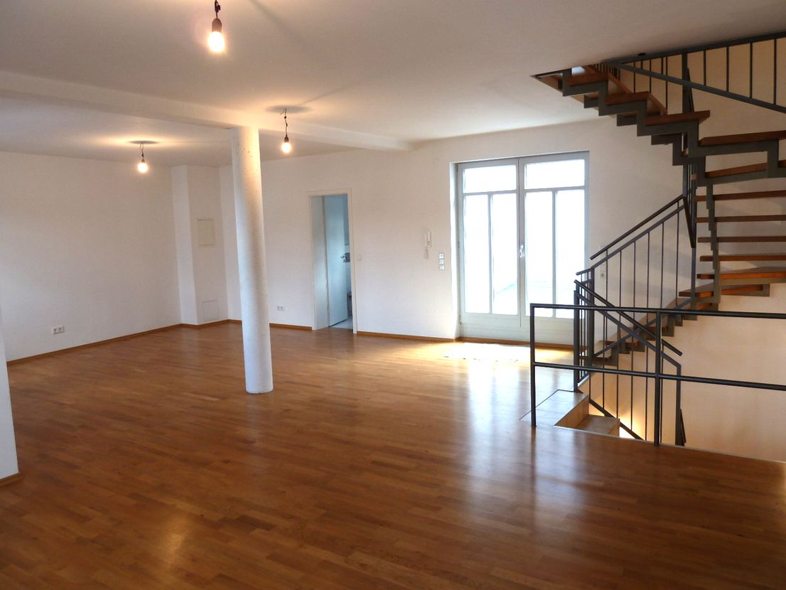 Modernes Stadthaus in familienfreundlicher Lage von Bad Homburg... V-E-R-K-A-U-F-T..