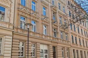 Schöne 2 Zi-Wohnung mit sep gr.Wohnküche, Duschbad, Laminatboden in der südl. Innenstadt
