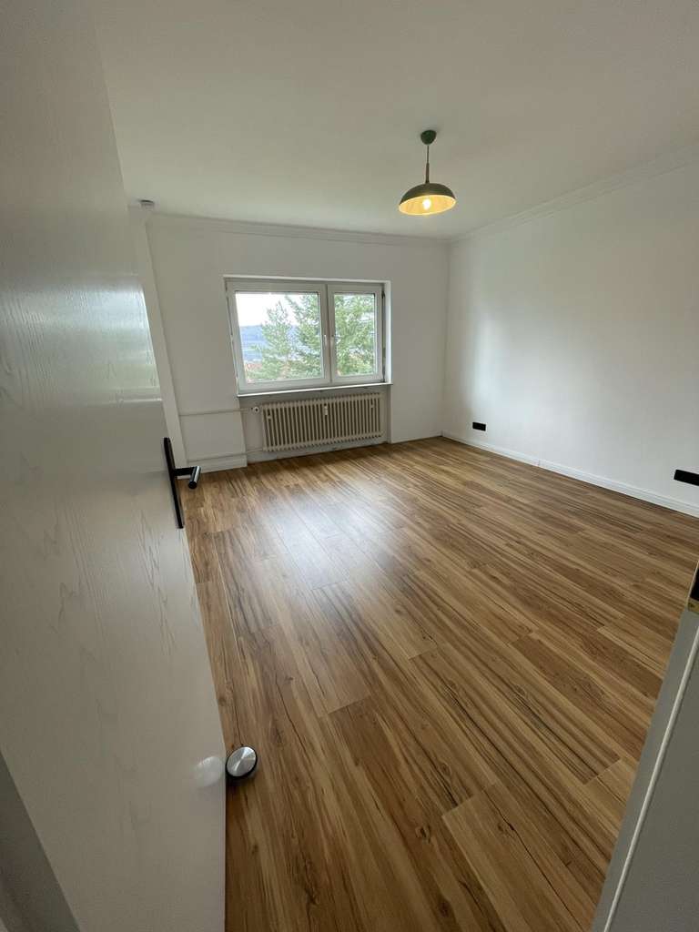 Immobilie in Niedernhausen - Helle 4-Zimmer-Eigentumswohnung mit zwei Balkonen in Niedernhausen - Provisionsfrei - Bild 1