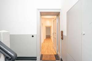 Bezugsfreie 2-Zimmer-Altbauwohnung mit Terrasse im Prenzlauer Berg – Schönhauser Allee 151, 10435 Prenzlauer Berg, Berlin – Vorschaubild 2