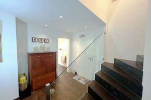 neuwertige, luxuriös ausgestattete Maisonette Wohnung in Augsburg Göggingen