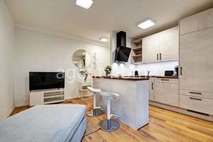MÖBLIERT - EIN GUTER START - Gemütliches Business-Apartment – Die vollständige Adresse der Immobilie erhältst du vom Anbieter., 70597 Degerloch (Ortsteil), Stuttgart – Vorschaubild 1