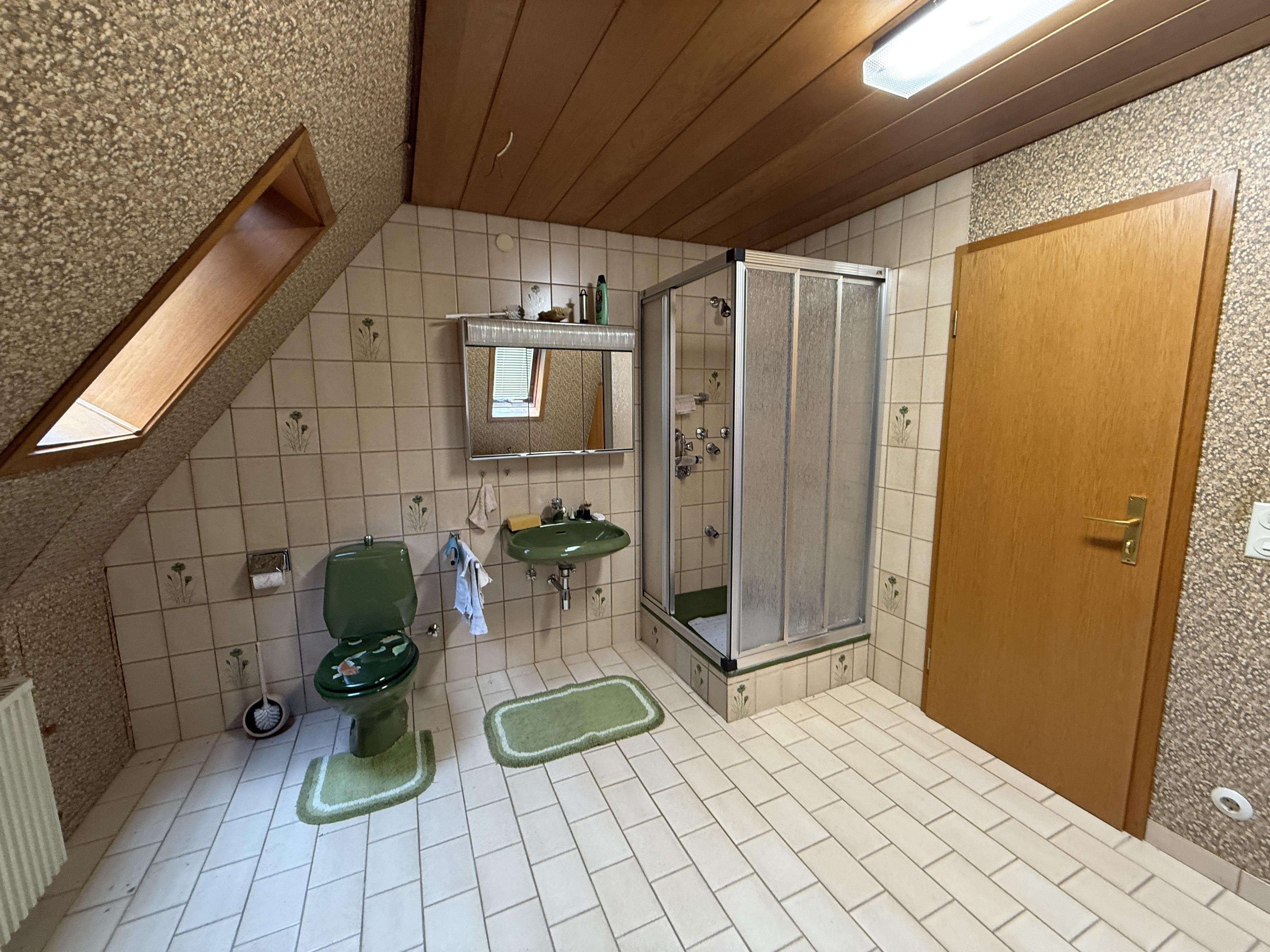 Immobilie in Schiltach - Charmantes Einfamilienhaus mit Potenzial in  naturnaher, idyllischer Hanglage von Schiltach - Bild 6