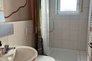 Wunderschöne, großzügige 5,5-ZW / Haus mit Garten, 2 Stellpl., 2 Bädern, Gäste-WC, EBK, bezugsfrei – Aichtalstr. x, 71088 Holzgerlingen – Vorschaubild 6