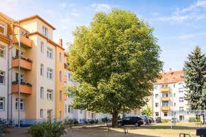 Lichtdurchflutete 3-Zimmer-Wohnung mit Einbauküche in Riesa - Erstbezug nach Sanierung