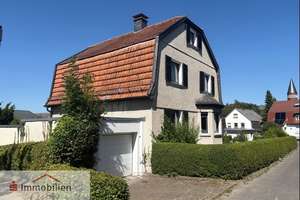 Freistehendes Einfamilienhaus mit 2 Garagen, großem Garten in bester  Wohnlage von Hagen-Emst