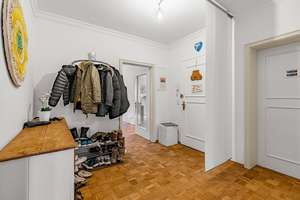 Letzte Chance: Stilvoll Wohnen und Vermieten - Charmantes 3-Parteien-Haus mit Potenzial – Die vollständige Adresse der Immobilie erhältst du vom Anbieter., 82166 Gräfelfing – Vorschaubild 27