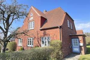 Parkähnliches Grundstück mit historischem Einfamilienhaus im Herzen von Wyk! – Die vollständige Adresse der Immobilie erhältst du vom Anbieter., 25938 Wyk auf Föhr – Vorschaubild 3