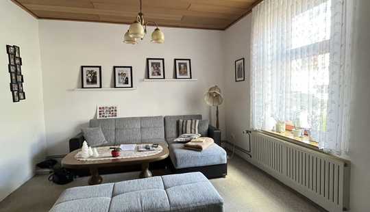 Bild von Doppelhaushälfte mit Bauland im Ortskern von Ehmen