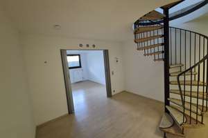 Exklusive 2-Raum-Maisonette-Wohnung mit gehobener Innenausstattung mit EBK in München Solln – Die vollständige Adresse der Immobilie erhältst du vom Anbieter., 81479 Solln, München – Vorschaubild 9