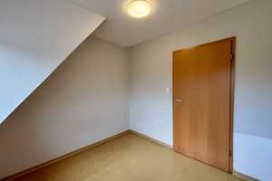 * Vielfältige Nutzungsmöglichkeiten * gute Sichtbarkeit * Parkflächen vor dem Objekt * Garage * – Aurich (Kreis) – Vorschaubild 21
