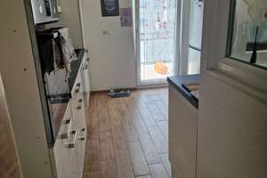 helle 4 - Raum Wohnung im Dachgeschoss mit Balkon in Oberhausen-Stadtmitte – Die vollständige Adresse der Immobilie erhältst du vom Anbieter., 46045 Altstadt-Süd, Oberhausen – Vorschaubild 7