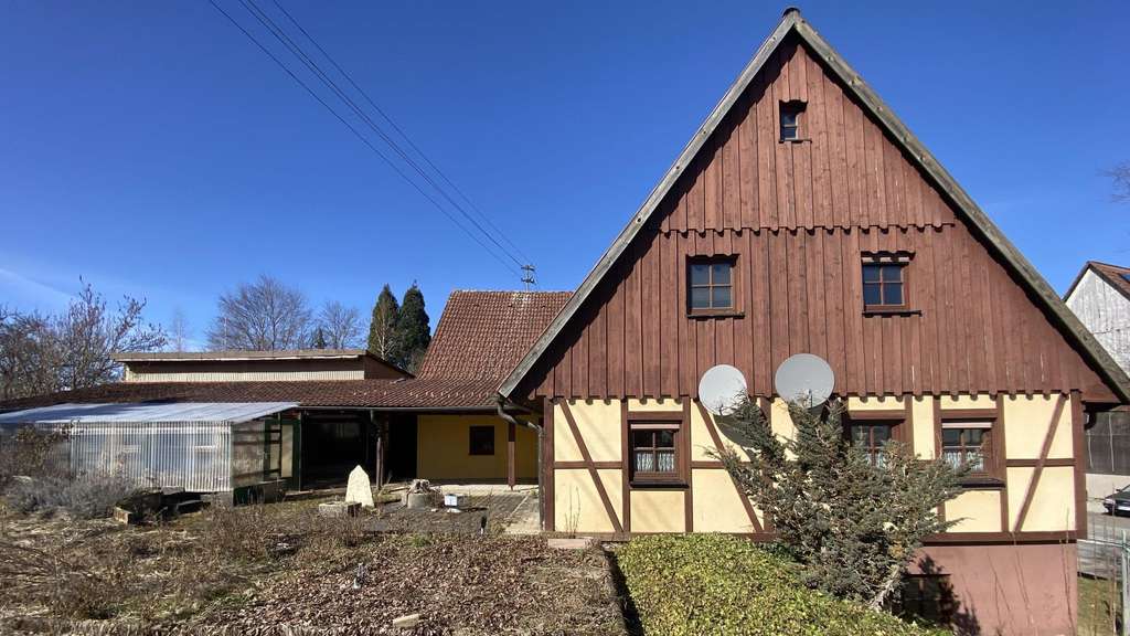 Immobilie in Schramberg - Mehrfamilienhaus mit 4 Einheiten auf großem Grundstück - Bild 3