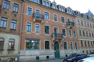 Wohnen mit Charakter: 3-Zimmer-Wohnung mit Balkon in Dresden-Mickten