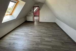 Stilvoll modernisiert: Zweifamilienhaus mit Doppelgarage und großem Garten – Neunkirchen (Kreis) – Vorschaubild 14