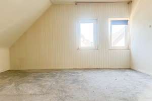 Freiwerdendes Zweifamilienhaus lässt Ihnen einige Möglichkeiten offen – Die vollständige Adresse der Immobilie erhältst du vom Anbieter., 41238 Giesenkirchen-Nord, Mönchengladbach – Vorschaubild 9
