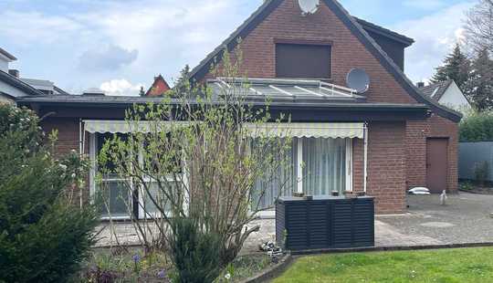 Bild von Ihr Familienparadies mit Einliegerwohnung, Wintergarten, Kamin und sonnigem Garten!