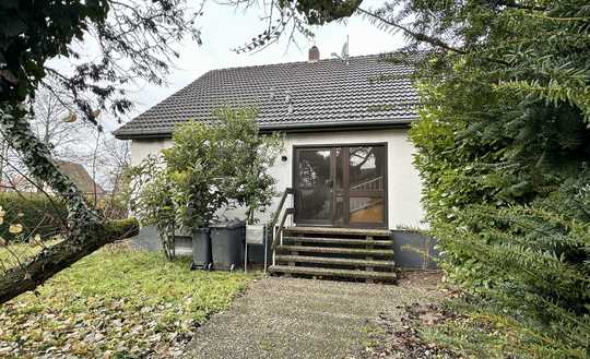 Großzügiges, freistehendes Einfamilienhaus sucht Familie!