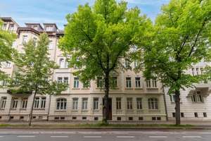 EIN ZUHAUSE MIT LICHT | Charmante Maisonette mit 2,5 Zimmern im Altbau