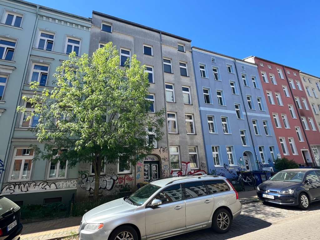 Immobilie in Rostock - Renditesicheres Mehrfamilienhaus mit Balkonen - Bild 3