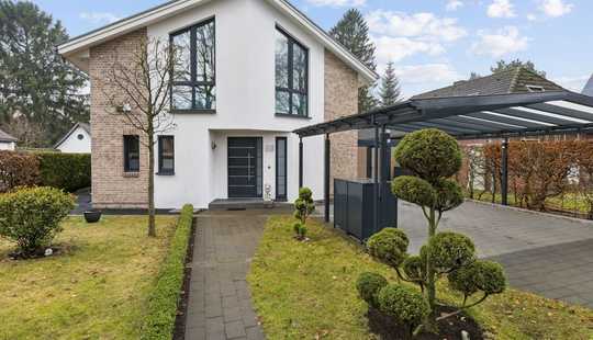Bild von Modernes A+ Traumhaus mit großem Grundstück in bester Lage von Hamburg-Poppenbüttel