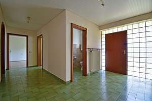 Walmdachbungalow auf 1.264 m² Traumgrundstück in begehrter Lage von Harleshausen – Die vollständige Adresse der Immobilie erhältst du vom Anbieter., 34128 Harleshausen, Kassel – Vorschaubild 3