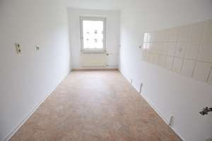 vermietet: Gutgeschnittene 4 Zimmerwohnung mit Balkon und Blick ins Grüne! – Talstraße 62, 9117 Reichenbrand, Chemnitz – Vorschaubild 6