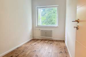 Stilvoll sanierte, bezugsfreie 3-Zimmer-Eigentumswohnung mit Garagenstellplatz in Berlin-Steglitz – Kaulbachstraße 4, 12247 Lankwitz, Berlin – Vorschaubild 11