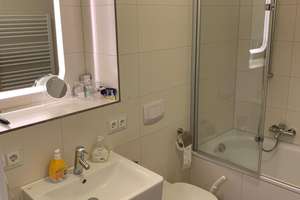 Neues Kapitel in Obersendling: 2-Zimmer-Wohnung mit Loggia – Carola-Neher-Straße 14, 81379 Thalkirchen, München – Vorschaubild 2
