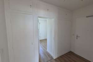 2 Zimmer mit Balkon, hell, zentral, Nähe MHH,  gute Verkehrsanbindung, im Grünen – Die vollständige Adresse der Immobilie erhältst du vom Anbieter., 30655 Groß-Buchholz, Hannover – Vorschaubild 2