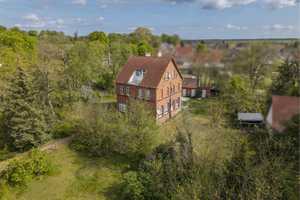 KENSINGTON - Exklusiv -
Einzigartiges Einfamilienhaus mit Einliegerwohnung auf 2486 qm Grundstück – Havelland (Kreis) – Vorschaubild 1