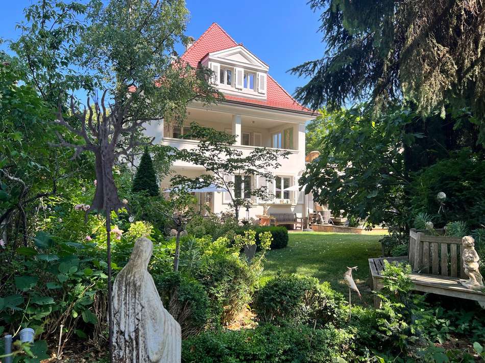 Hinteransicht der Villa Rosa